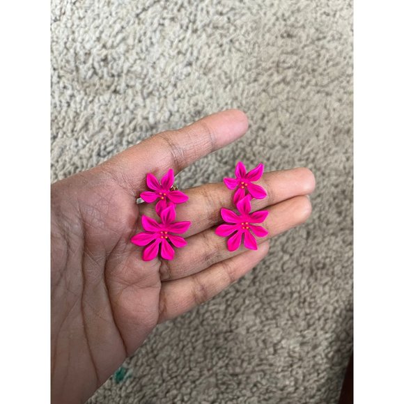 Hot pink earring dark pink resin fuchsia flower chunky ,pink flower statement - Picture 3 of 9
